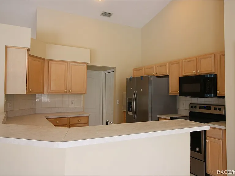 2864 N Churchill Way — Photo 8
