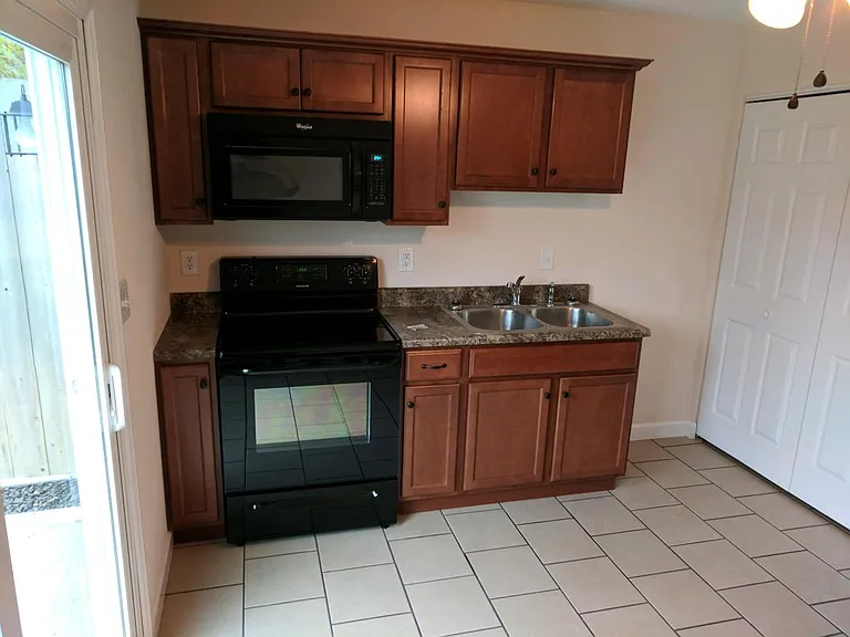319 N Kimberlin St #B — Photo 8