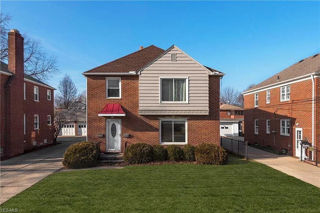 2280 Lakeview Ave — Photo 1