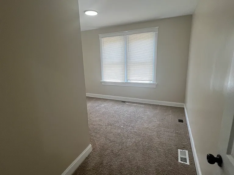 1619 E 33rd St — Photo 11
