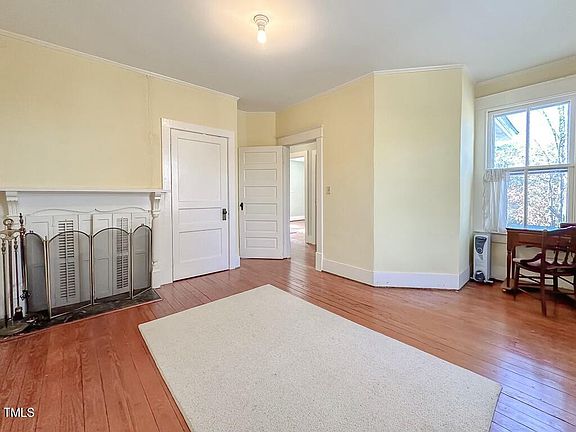 45th image of 302 Halifax St