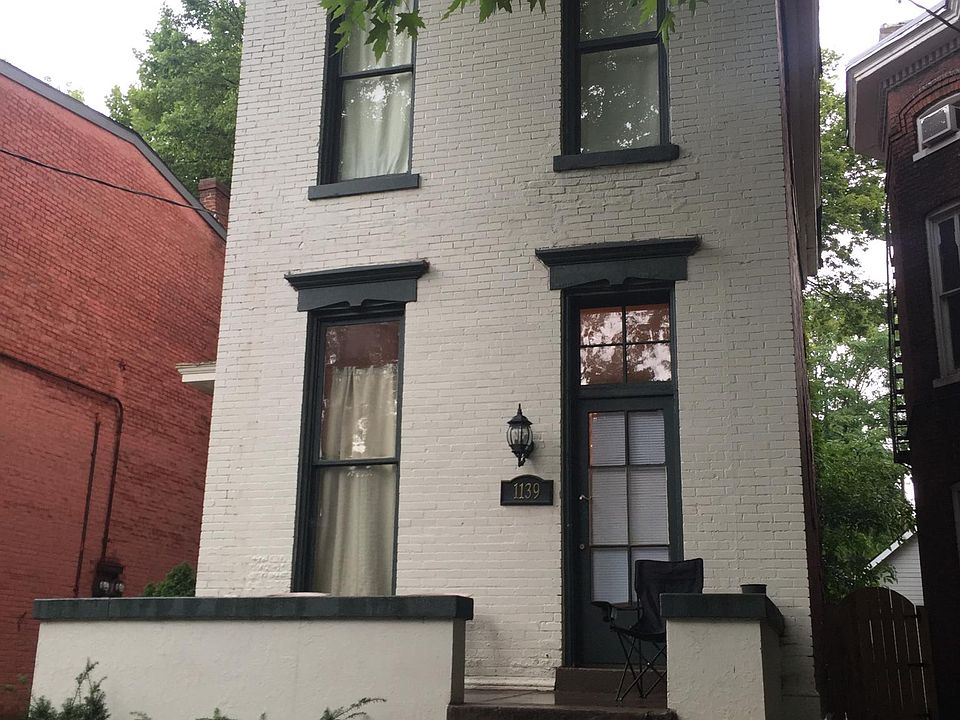 Front of the house(studio on back)