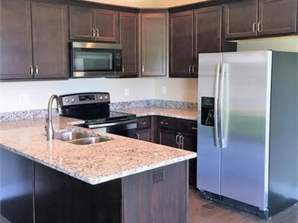 1408 Cobblestone Way, Champaign, IL 61822