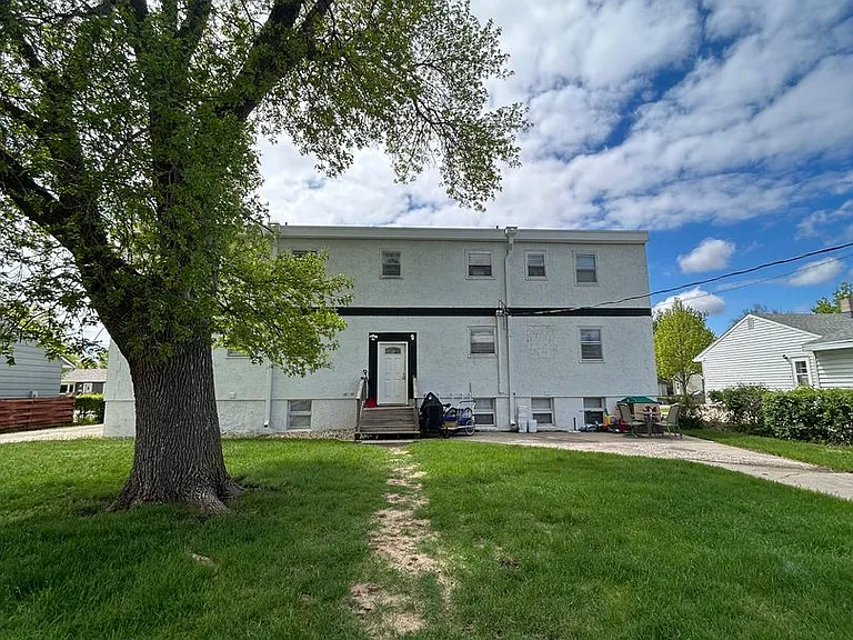 1729 S 4th St — Photo 13