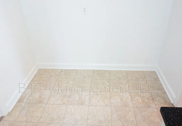 812 Greenwood Cir #4 — Photo 24