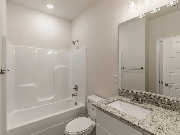411 Linda Ln — Photo 24