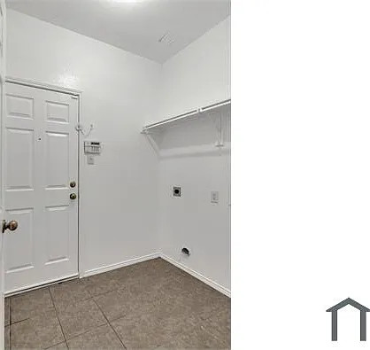2417 Hawkwood Ct — Photo 25