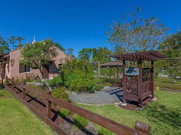 223 River Run Blvd — Photo 36