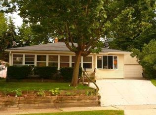 229 Greenfield Ct, Waukesha, WI 53186