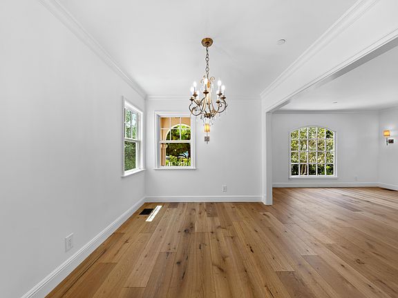 4th image of 1620 Washington Ave #1624