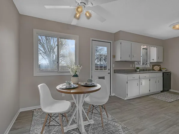 144 Hedman Ln, Monticello, MN 55362