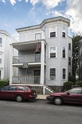 Building Photo 4
