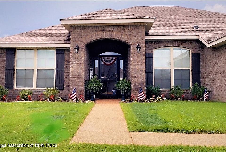 1st image of 2565 Madeline Ln