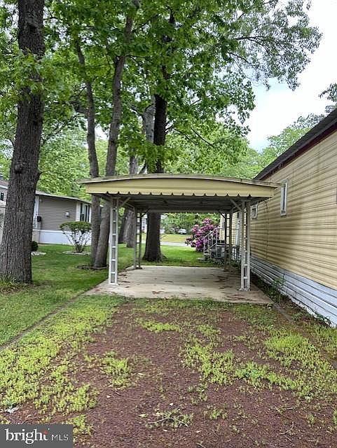 2nd image of 52 Magnolia Ln