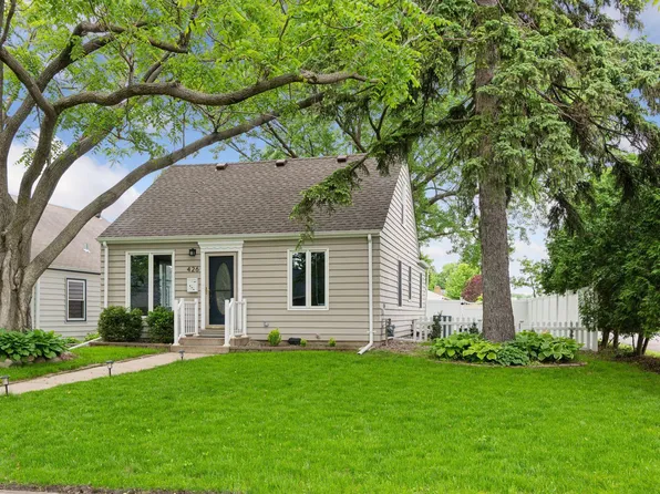 426 14th Ave N, Hopkins, MN 55343