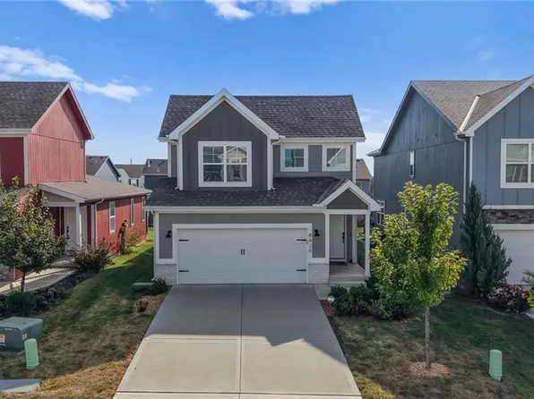 8820 SW 9th St, Blue Springs, MO 64064
