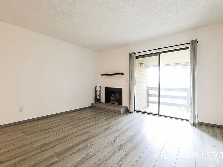519 Wright St #305 — Photo 3