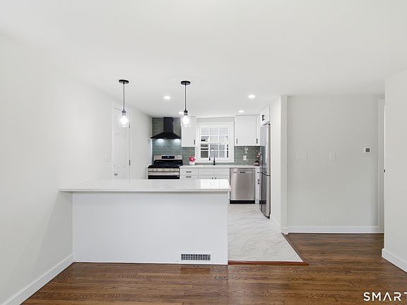 5th image of 1 Sheridan Street