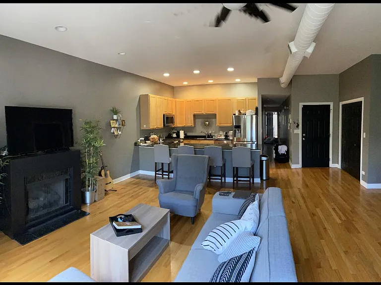 420 N Noble St #3 — Photo 5