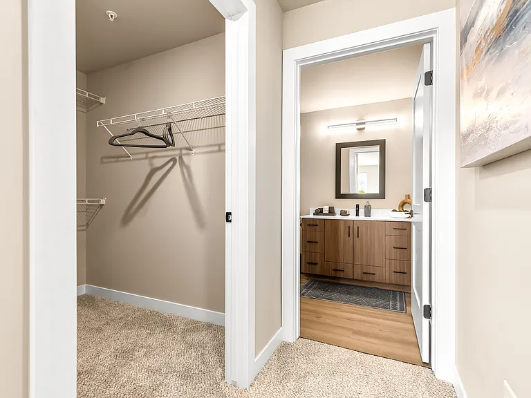 Sterling Center Apartments — Photo 20