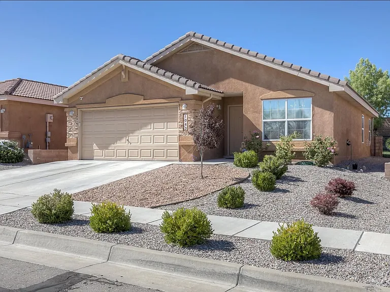 1043 Pacaya Dr NW — Photo 1