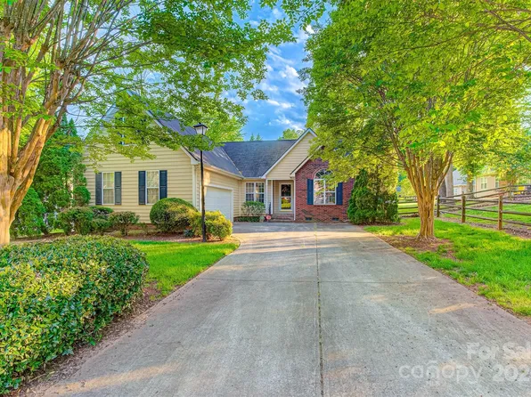 4319 Stonefield Dr, Charlotte, NC 28269