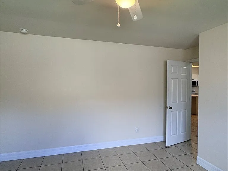 1713 SW 33rd Ter — Photo 5