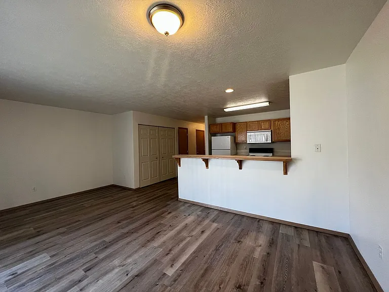 5503 Glenridge Way — Photo 7