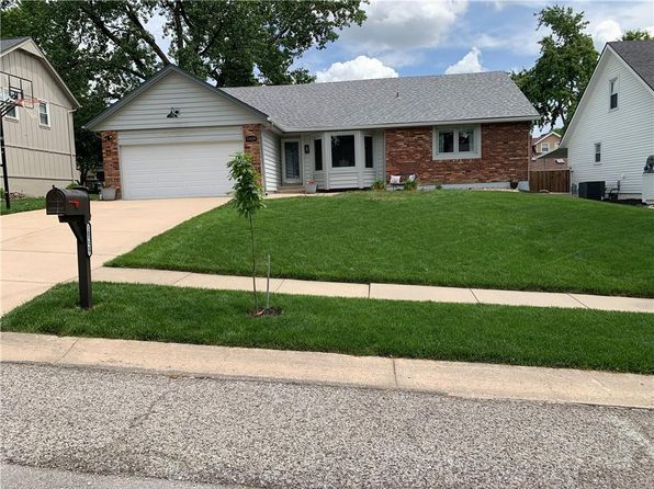 10229 Gillette St, Lenexa, KS 66215