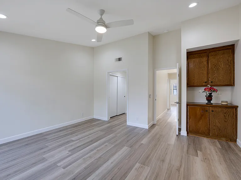 319 Molokai Dr — Photo 29