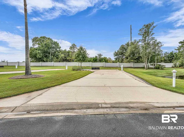 12165 Gateway Dr, Elberta, AL 36530
