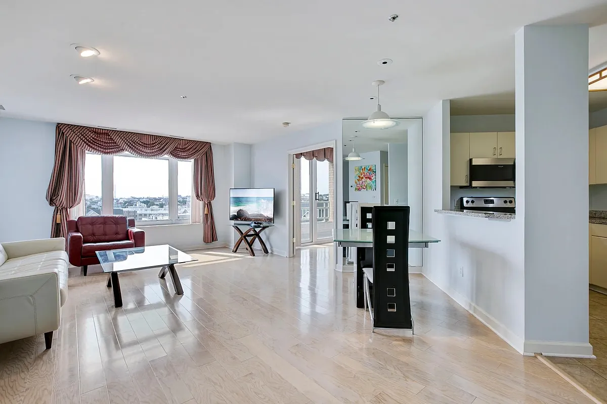 Building Photo - 100 Harborview Dr #712
