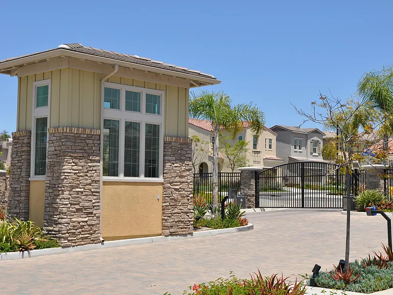 1124 Cherry Tree Ln — Photo 26