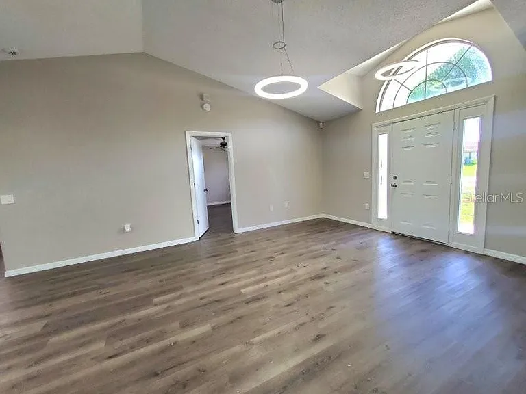 7855 W Price Blvd — Photo 8
