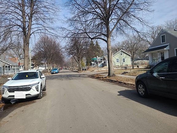 5th image of 4651 Aldrich Ave N