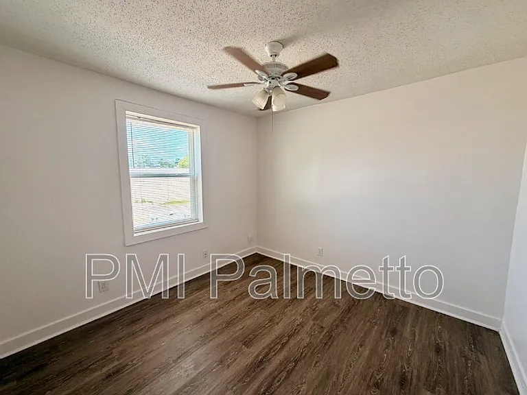 528 Jasper St — Photo 10
