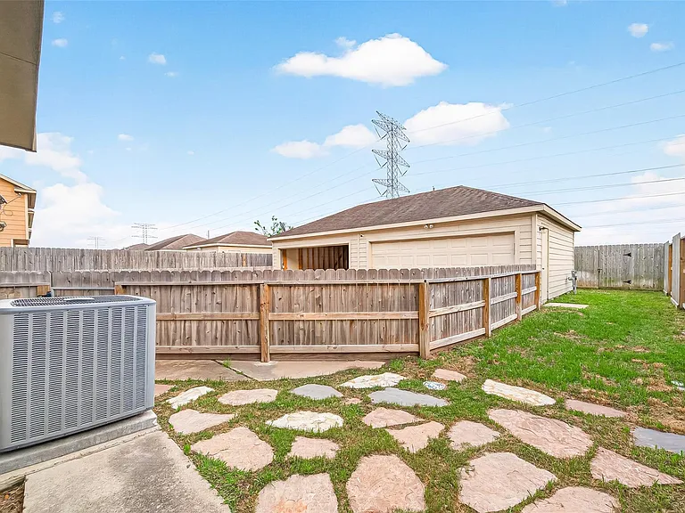 16855 Mammoth Springs Dr — Photo 28