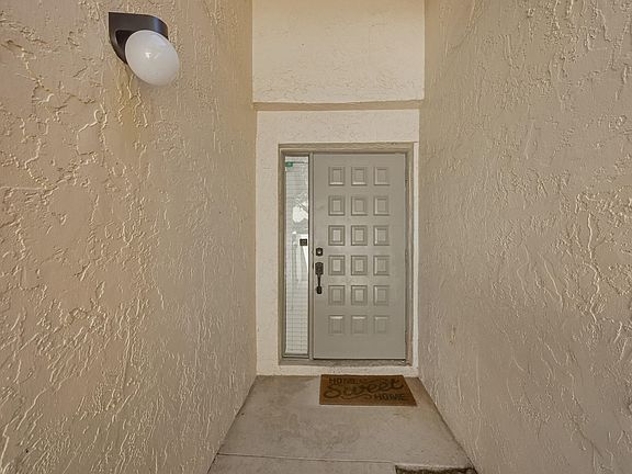 3rd image of 440 Ashwood Pl
