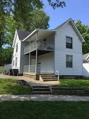 1617 Ferry St Photo 1
