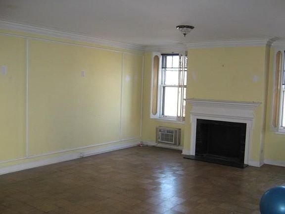 5th image of 423 W Melrose St #7A