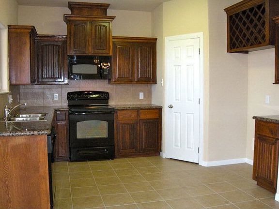 2nd image of 3704 Thrasher Dr