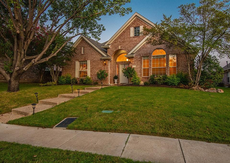 1st image of 512 Truax Dr