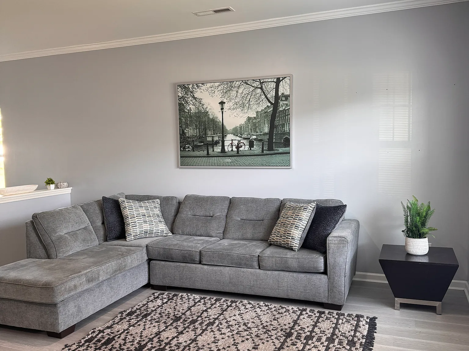 4 bed, 2148 sqft, $3,000 — Photo 2