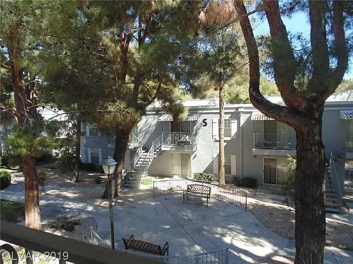 3823 S Maryland Pkwy — Photo 16