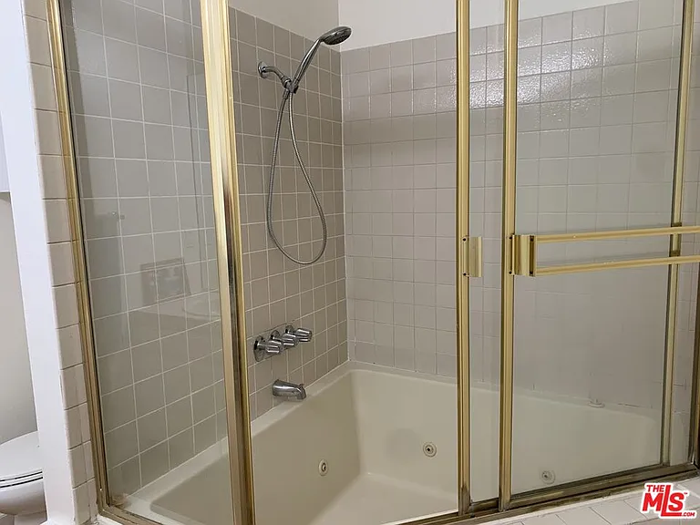 4189 Vineland Ave #109 — Photo 21