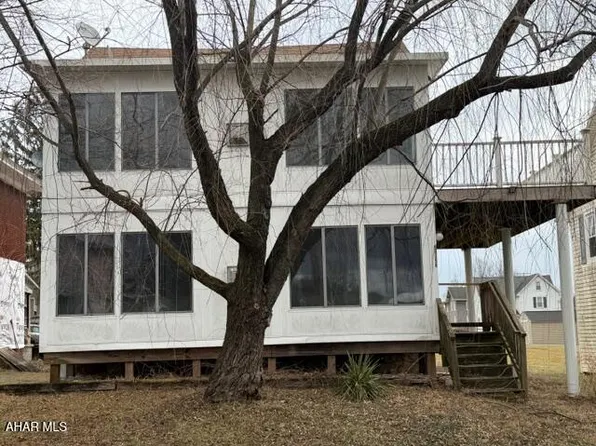 21033 Broad St, Broad Top, PA 16621