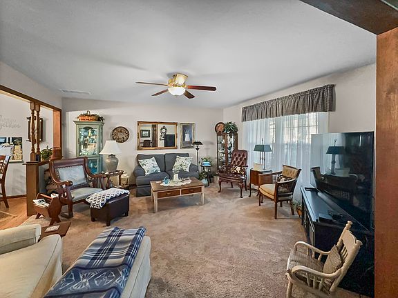 4th image of 447 S Ralph St