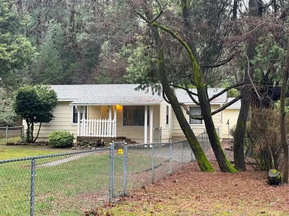 330 S Old Stage Rd, Cave Junction, OR 97523