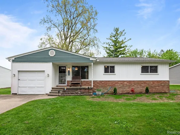 1837 Henbert Rd, West Bloomfield, MI 48324