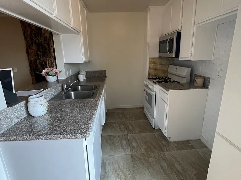 14157 Vanowen St #101 — Photo 3